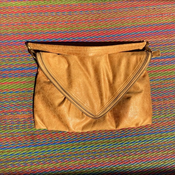 Envelope Purse with dust bag . 15” wide. 10” wide. Matt and Nat. - Picture 1 of 5